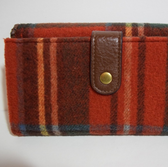 (2 for $20) Plaid Wallet - Picture 4 of 6